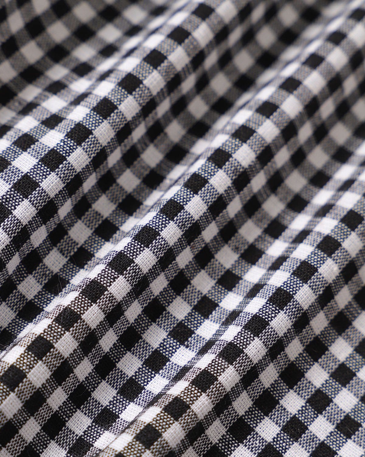 I Pantaloni Corti a Vita Alta con Bottoni e Fantasia Scozzese Nera