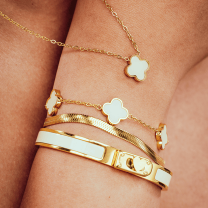 Beige Clover Bracelet