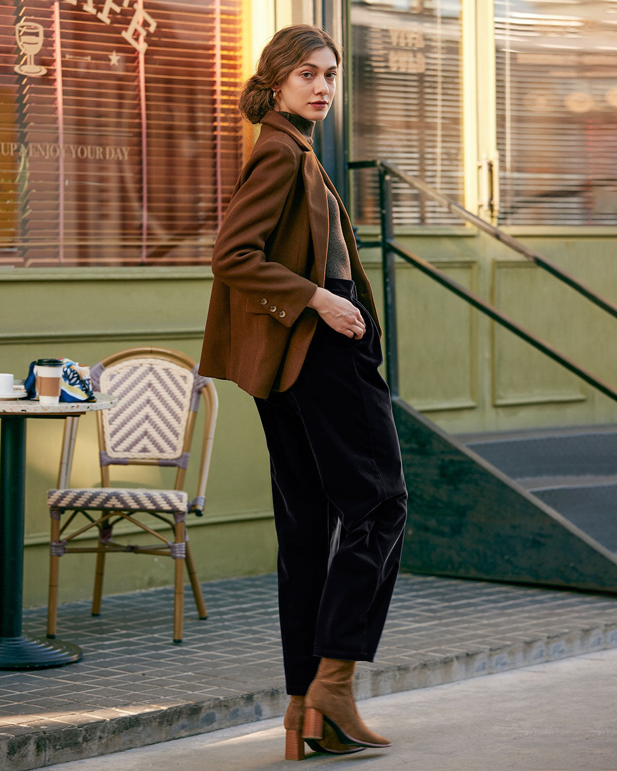 Pantaloni a Vita Alta Plissettati a Gamba Larga Neri