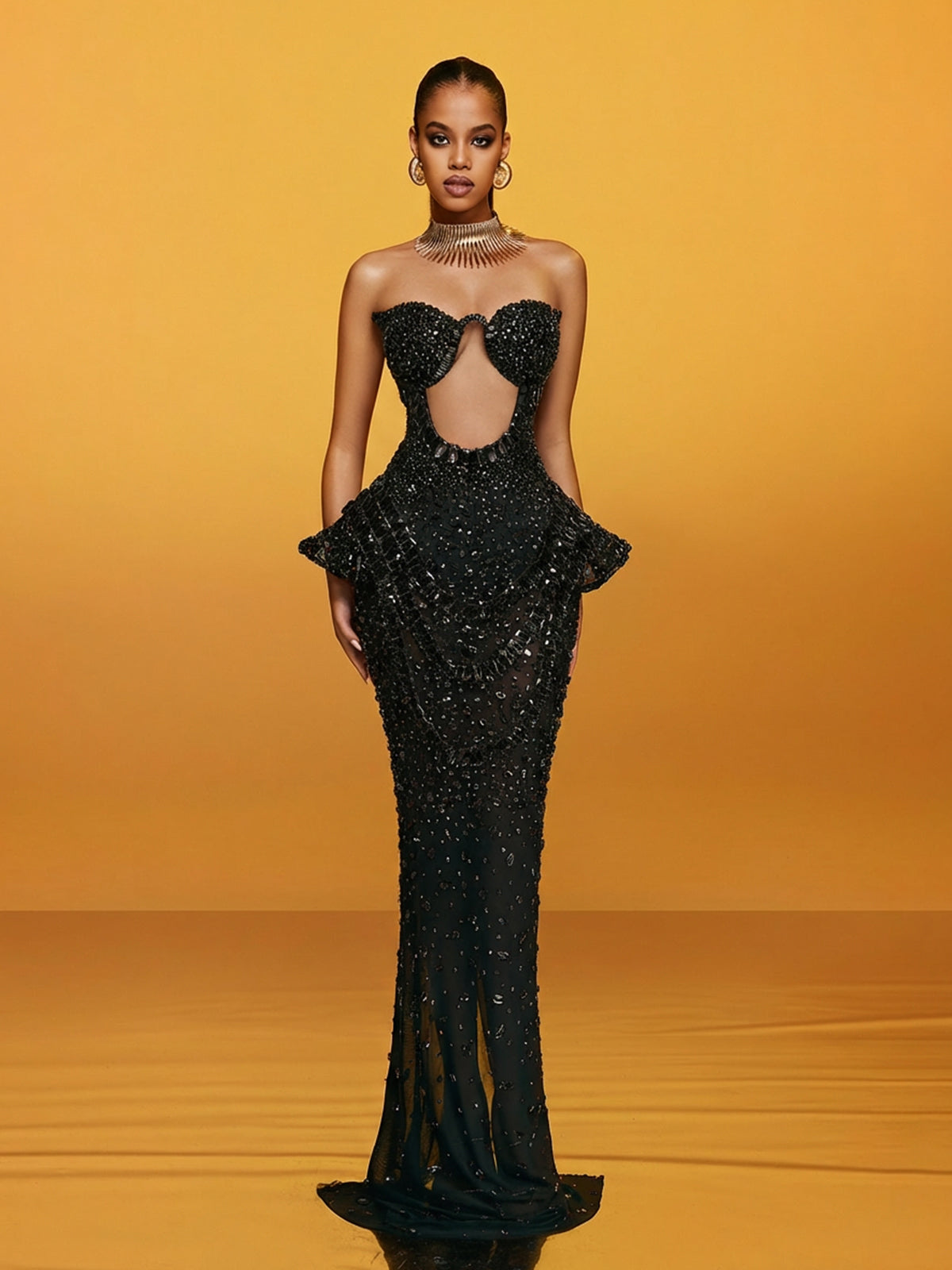 Abito Maxi Senza Spalline Arygon con Cutout in Nero