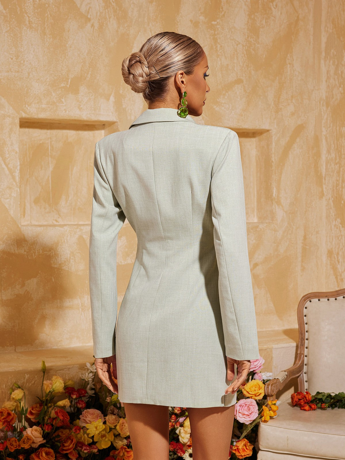 Abito Mini Blazer con Bottone e Scollatura a V Aryndal