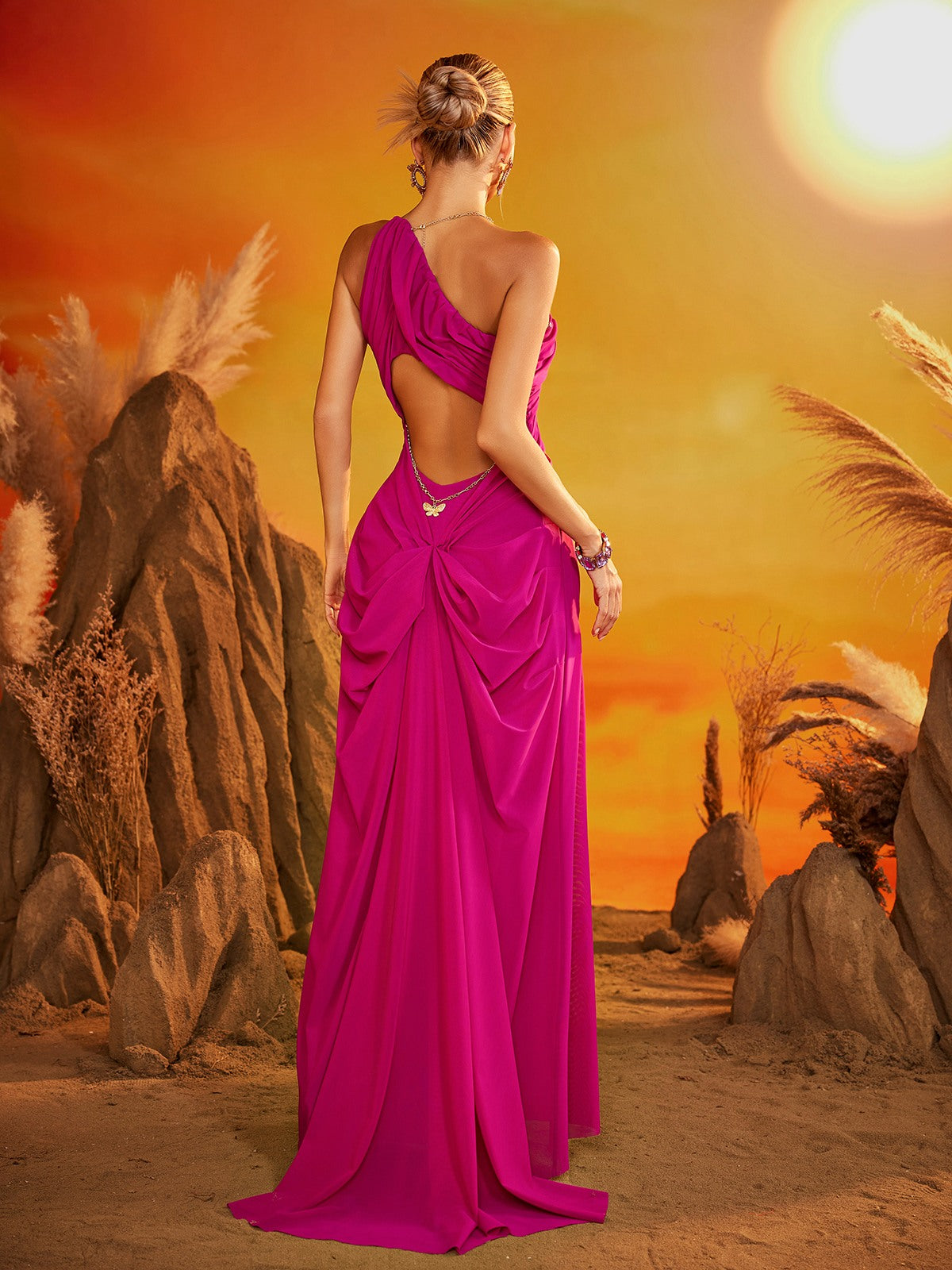 Abito Maxi Arricciato con Scollo a Halter Daiki in Rosa Vivo