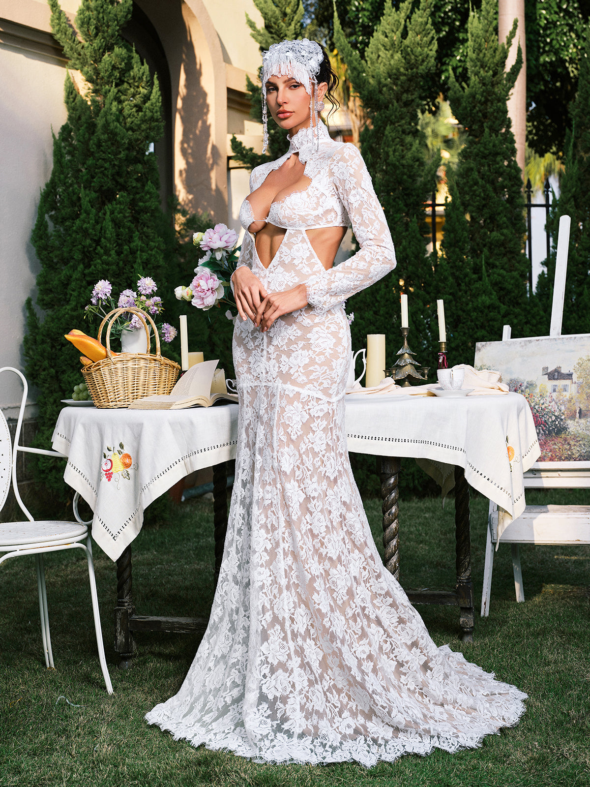 Abito Maxi in Pizzo con Cutout a Fiori a Manica Lunga Edalene