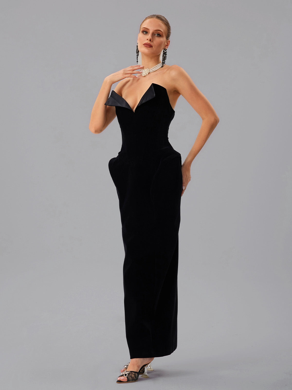 Abito Maxi in Velluto Senza Spalline Farquhar