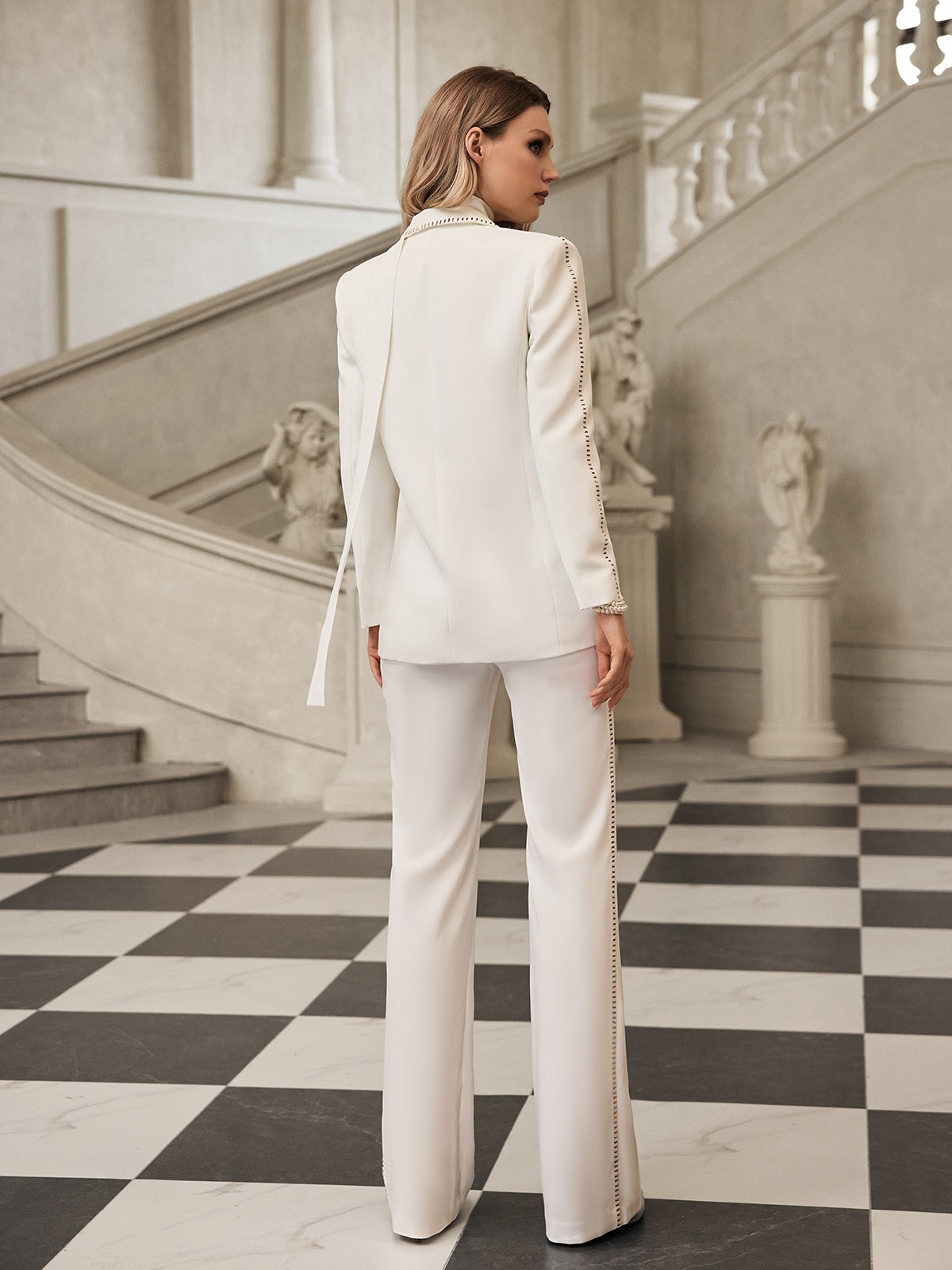 Set Blazer con Scarf e Collo Profondo Fyronth