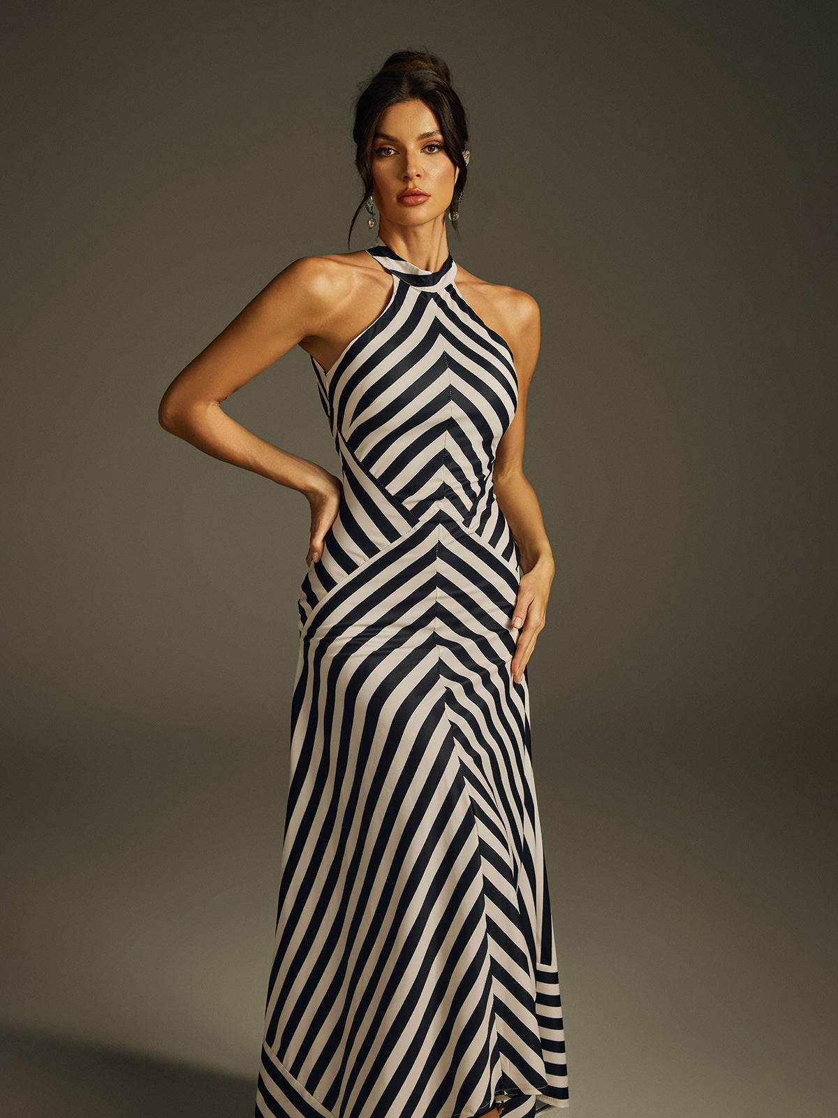 Abito Maxi a Righe con Scollo All'Americana Heyra