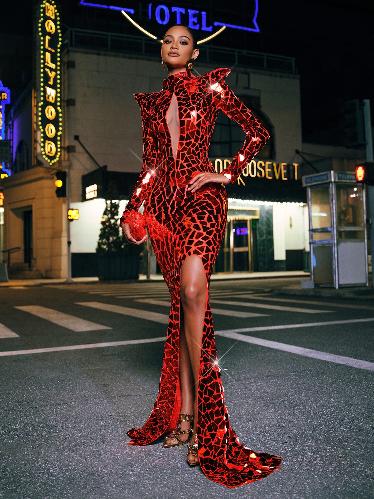 Abito Maxi Rosso Kellan a Manica Lunga con Decorazioni e Spacco