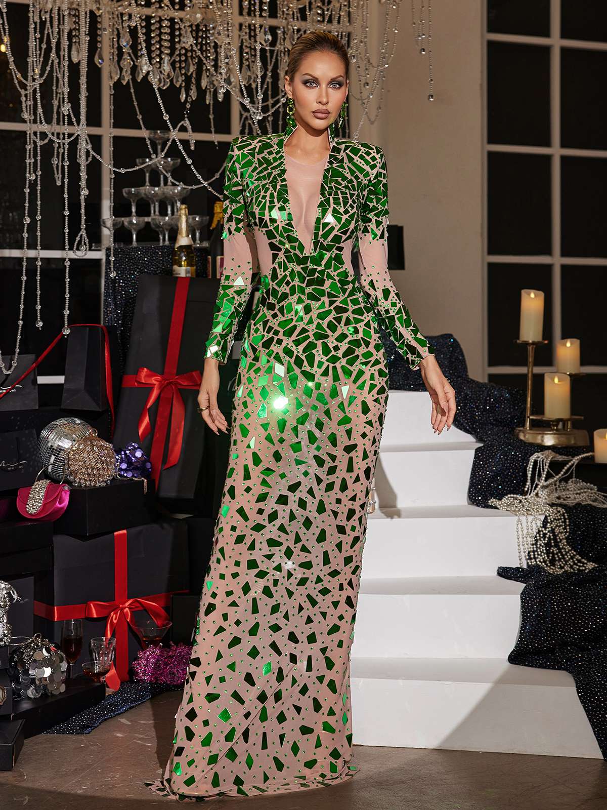 Abito Maxi in Rete con Decorazioni in Acrilico Livine