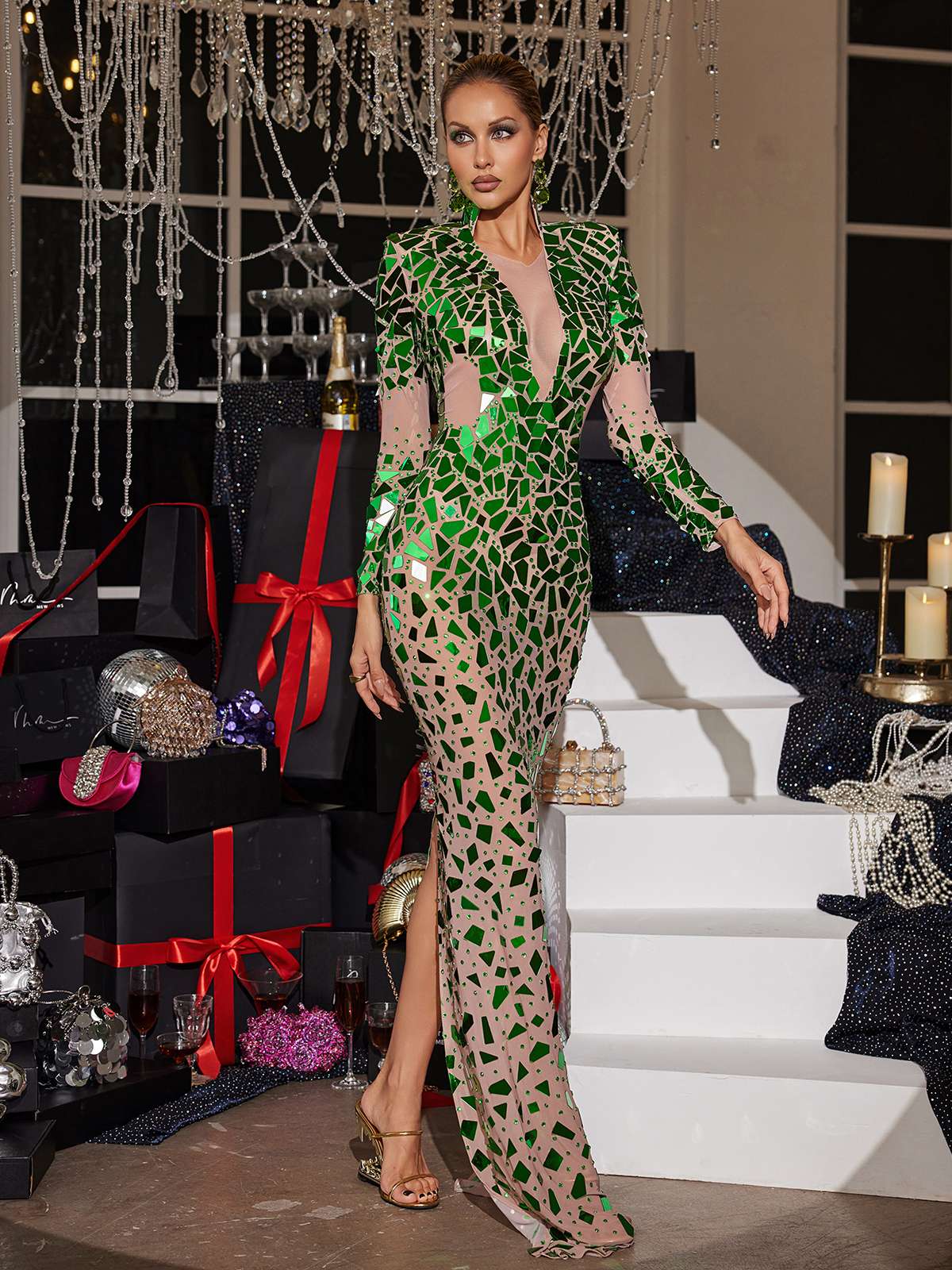 Abito Maxi in Rete con Decorazioni in Acrilico Livine