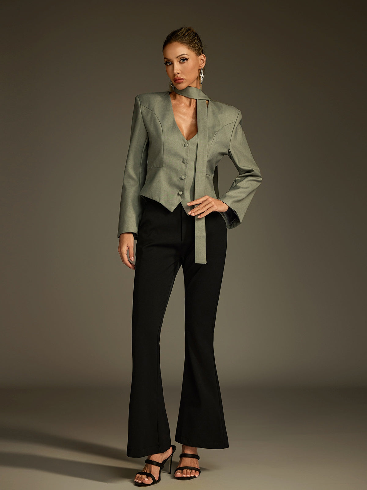 Blazer con Scarf a V Lucrece