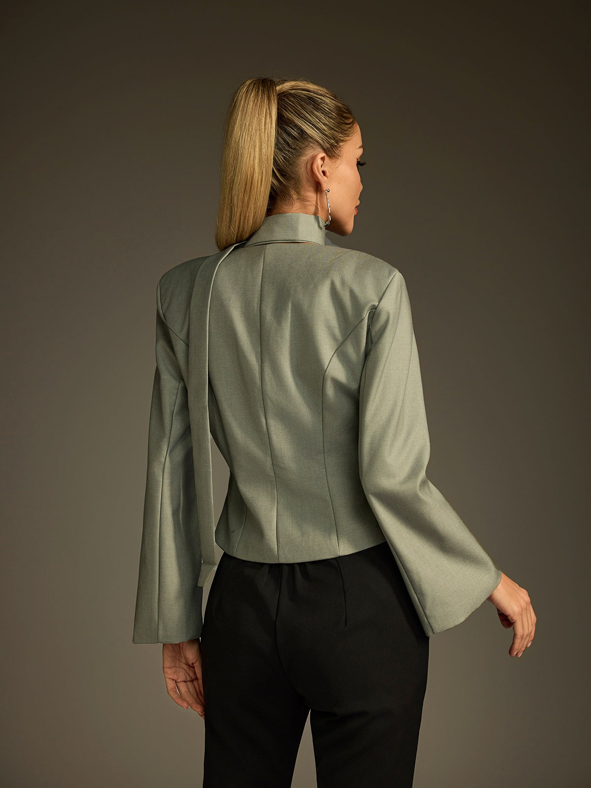 Blazer con Scarf a V Lucrece