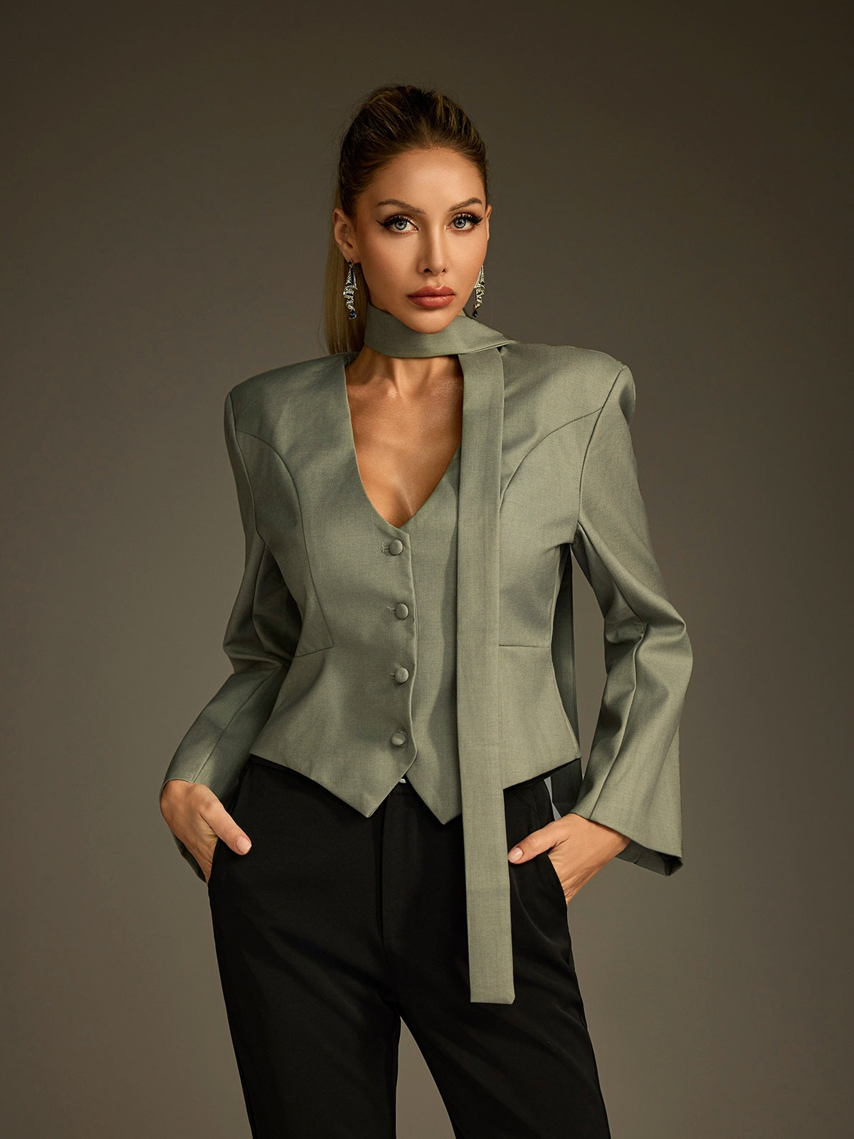 Blazer con Scarf a V Lucrece