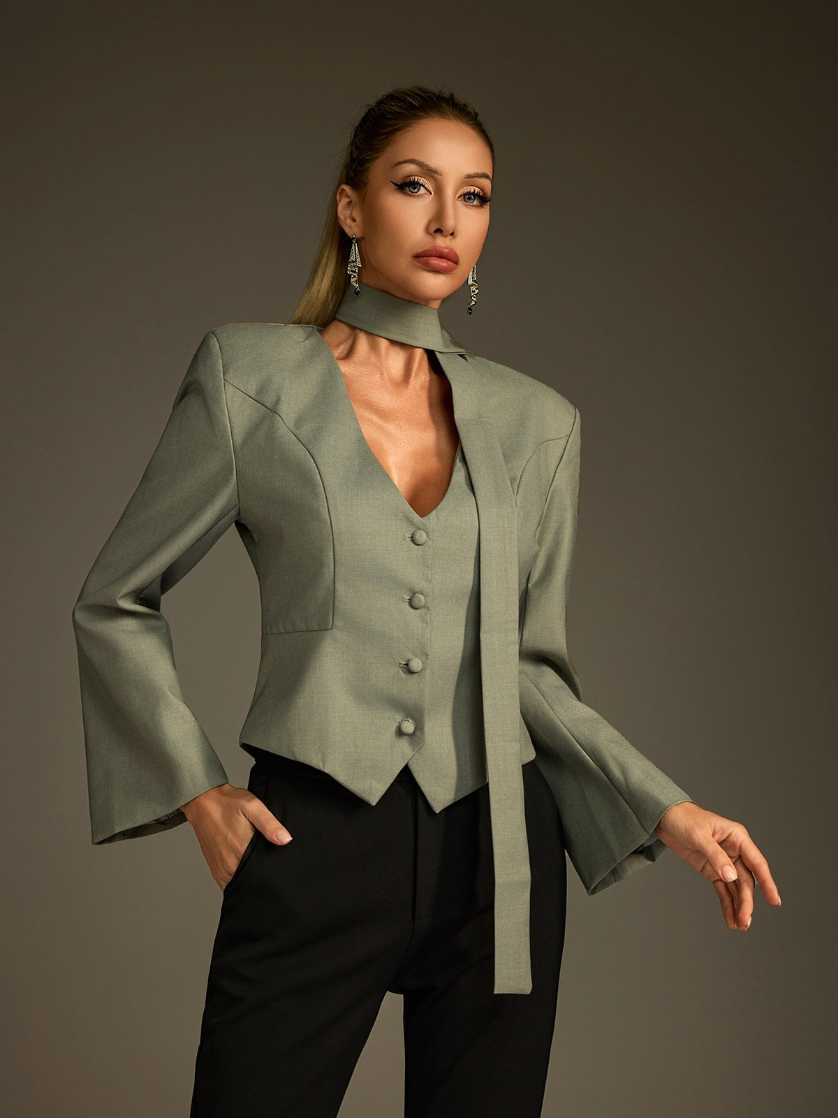 Blazer con Scarf a V Lucrece