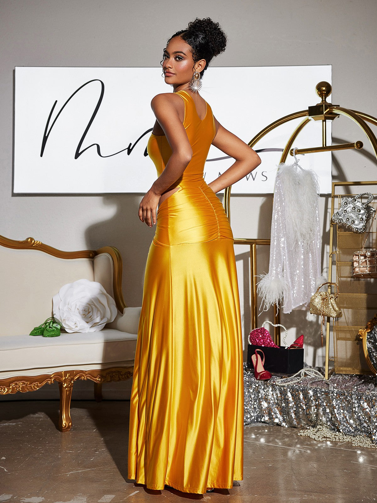 Abito Maxi in Satin con Cutout Panya