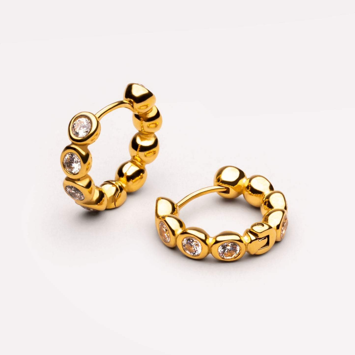 Orecchini a Cerchio con Perline e Diamanti