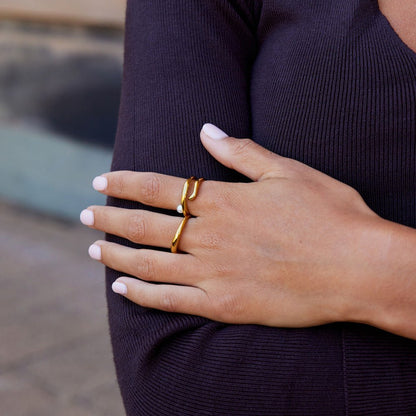 Anello Geometrico in Oro e Perle
