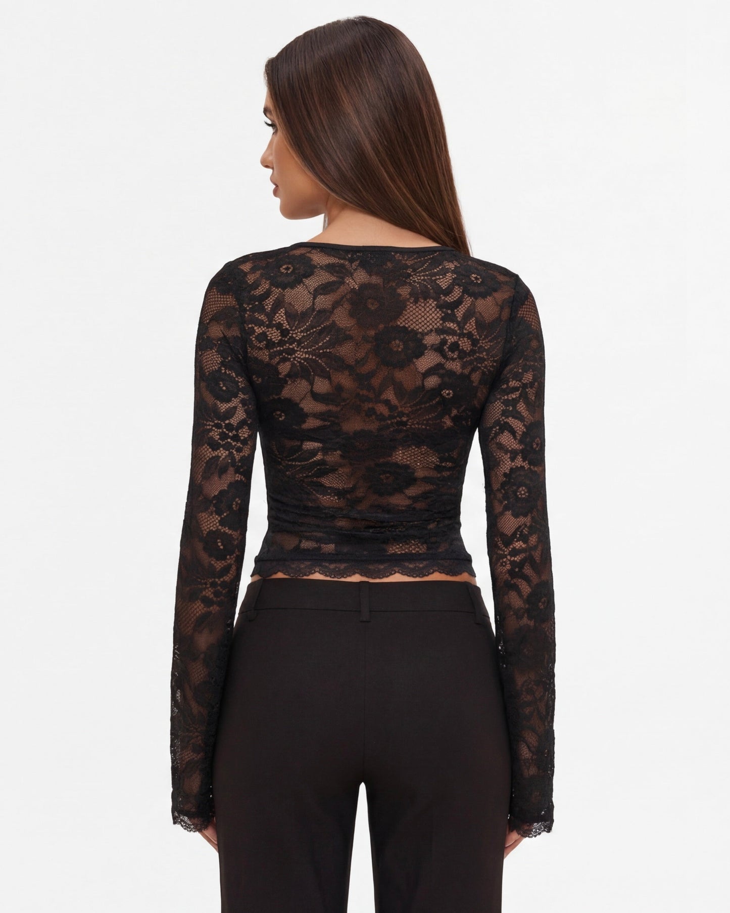 Top a maniche lunghe in pizzo