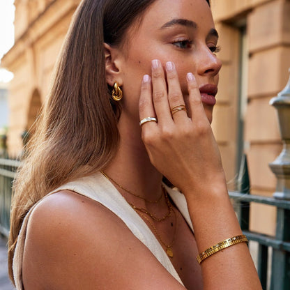 Anello in oro perla avorio