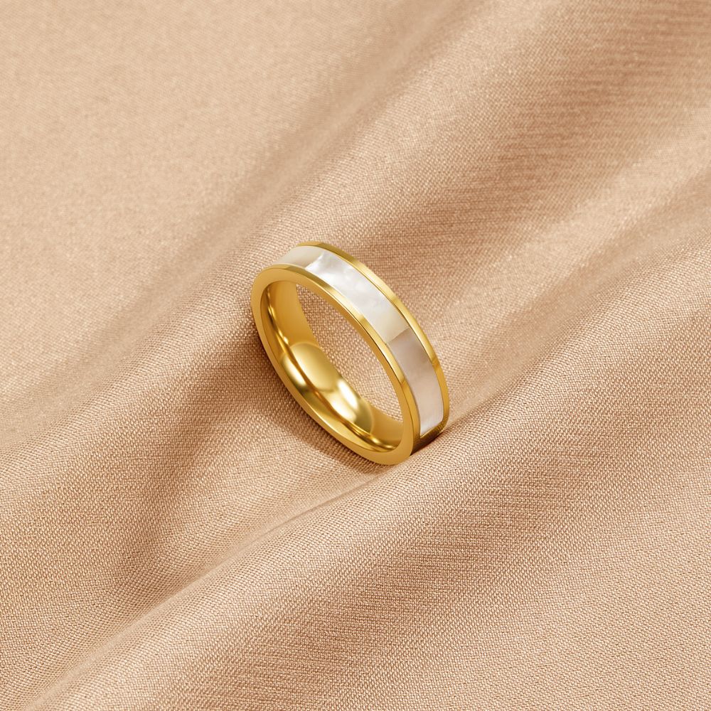 Anello in oro perla avorio