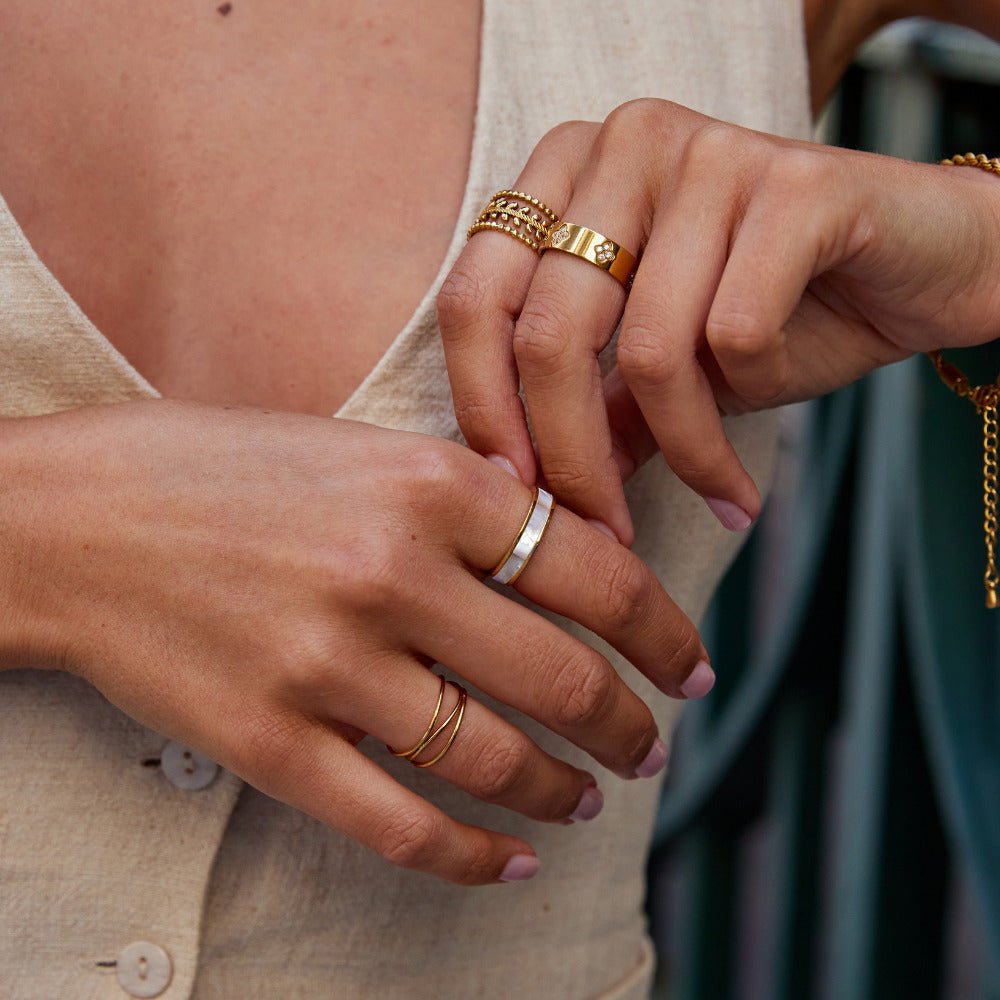 Anello in oro perla avorio