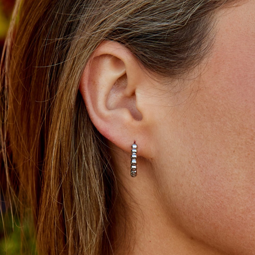 Orecchini a cerchio in argento Leona