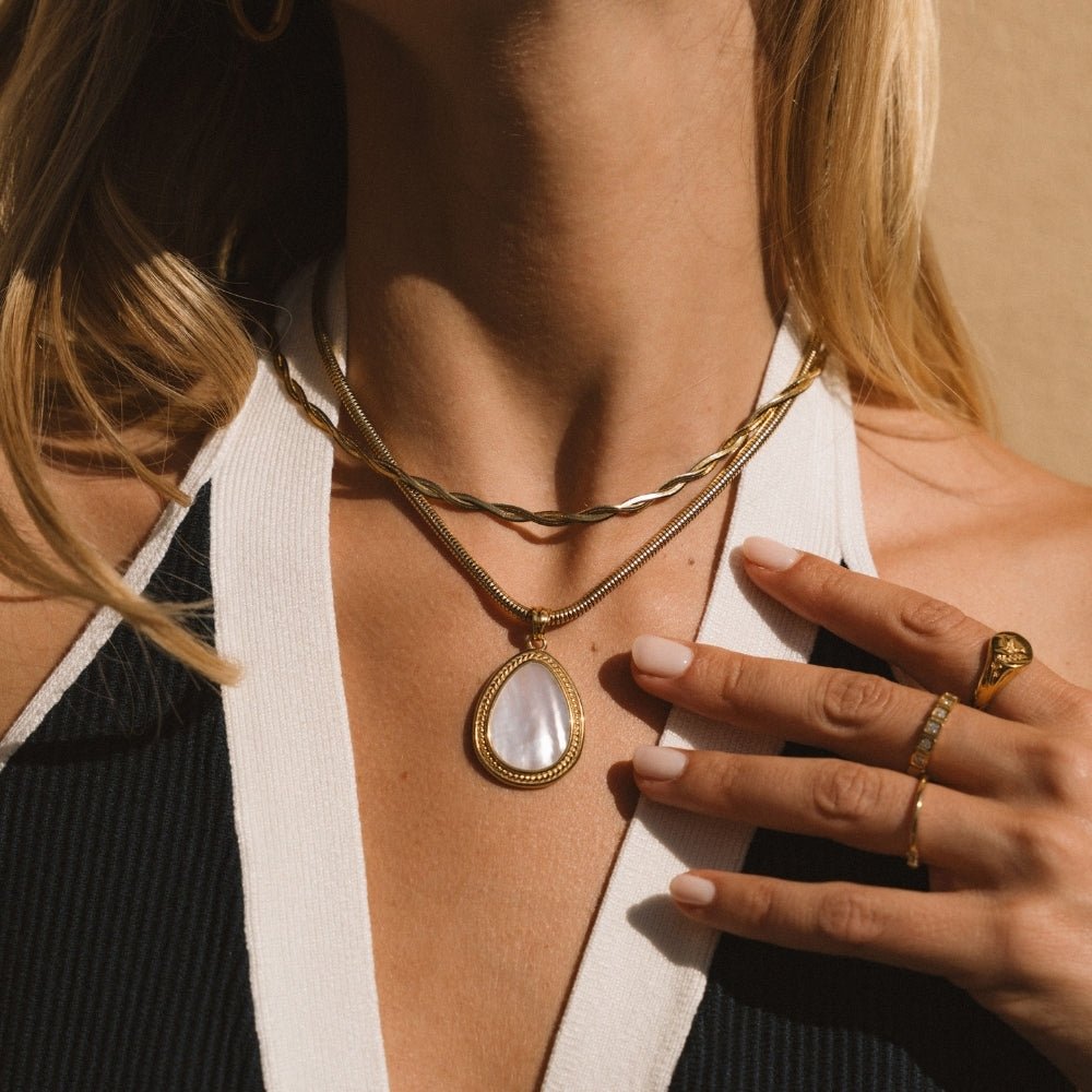 Collana a goccia in madreperla