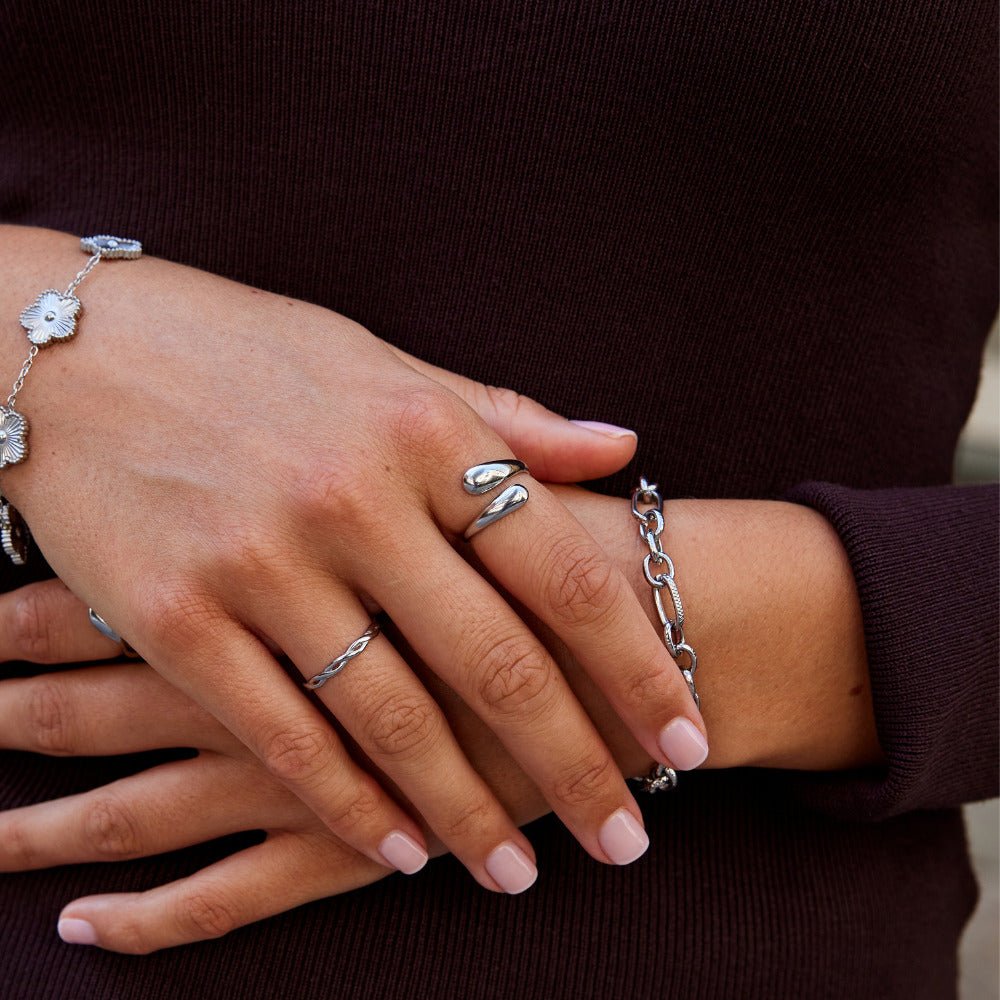 Anello avvolgente in argento Raven