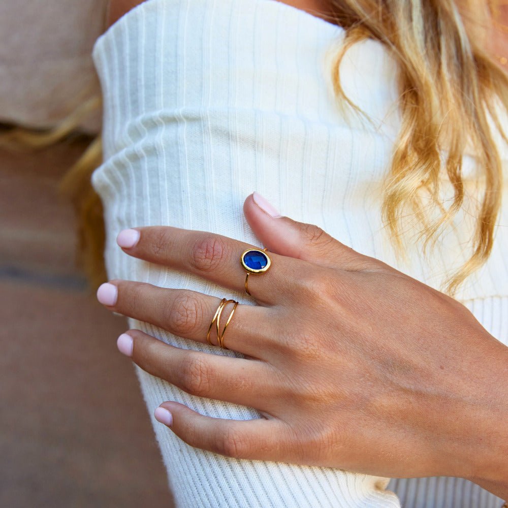 Anello in Oro con Cristallo Blu Zaffiro