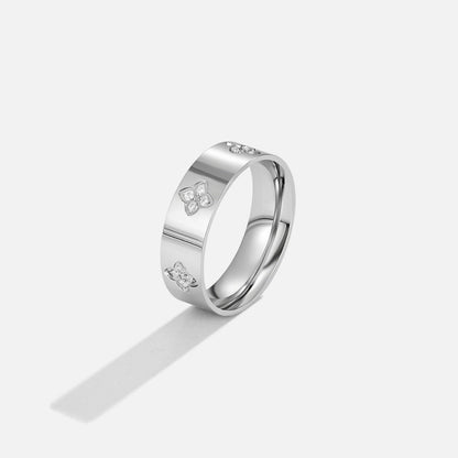 Anello a fascia con trifoglio in cristallo argento