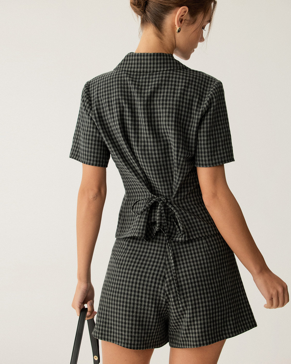 Shorts a quadri grigi a vita alta