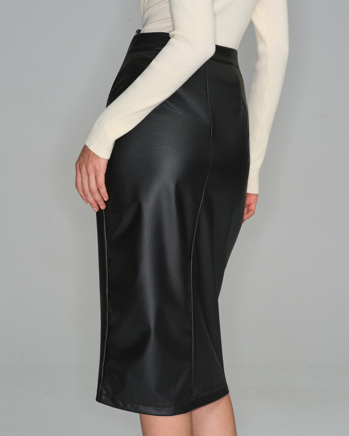 Gonna Midi Nera in Pelle Dritta